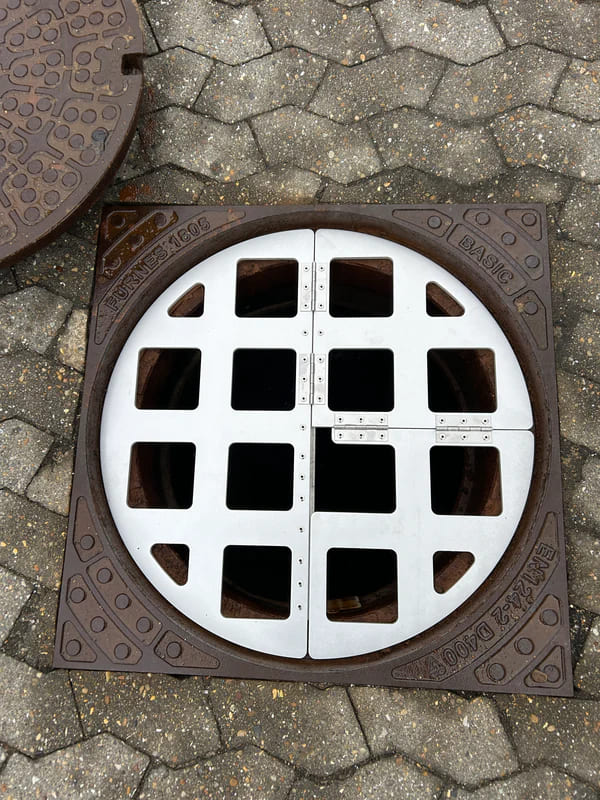 Bezpečnostní mříž CareGrate částečně otevíratelný model G2